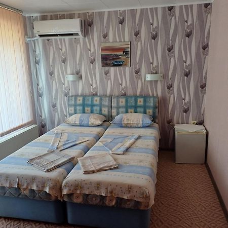 Enjoy Guest House Златни пясъци Екстериор снимка