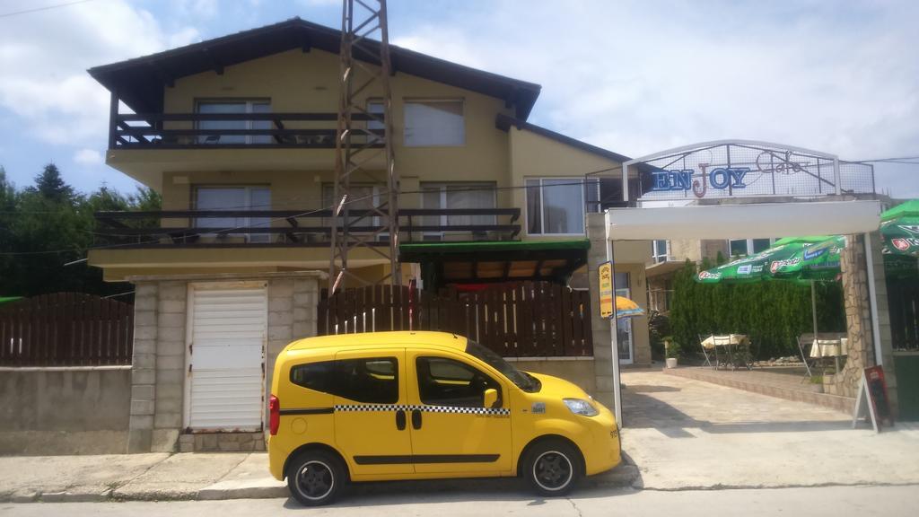Enjoy Guest House Златни пясъци Екстериор снимка