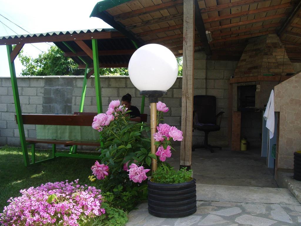 Enjoy Guest House Златни пясъци Екстериор снимка